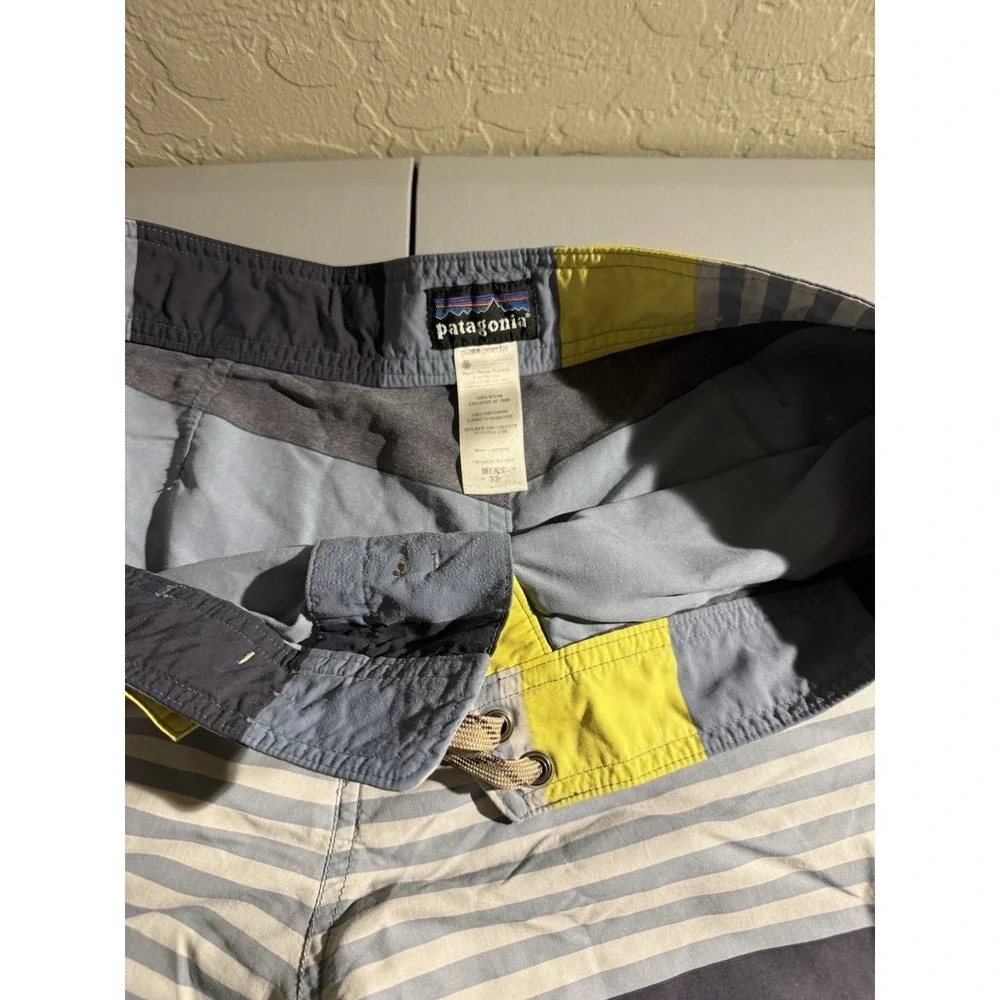 Patagonia Wavefarer‎ Men's Board Shorts 33 Yellow Blue Striped